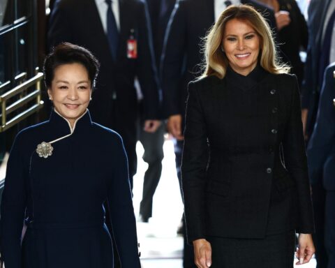 Two First Ladies, One Museum: Melania Trump and Peng Liyuan Share a Diplomatic Outing