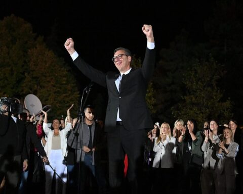 Vucic Resigns Serbia's Presidency to Run for Prime Minister Amid a Protest Wave