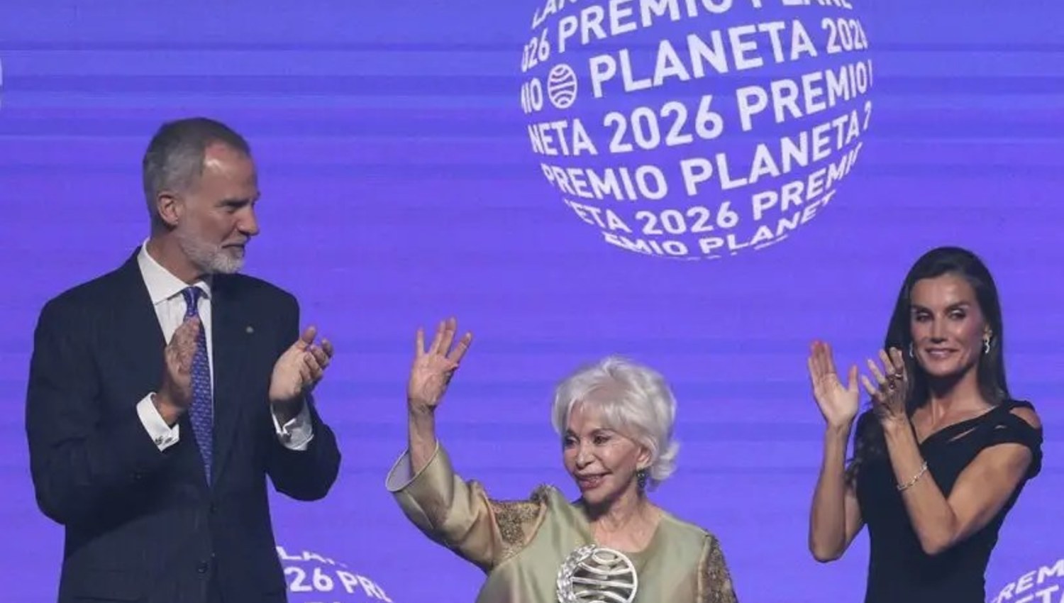 Queen Letizia and King Felipe VI with Isabel Allende at the 75th Premio Planeta