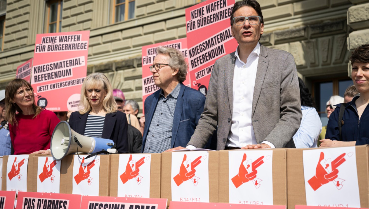 Broad Coalition Opens Campaign Against Looser Swiss Arms Export Rules Before November Vote