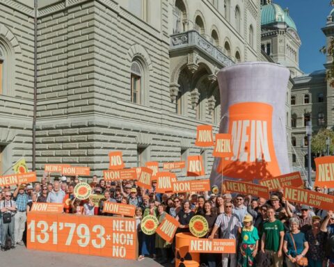 Left and Centre Parties Force Likely Vote on Lifting Switzerland's Nuclear Plant Ban